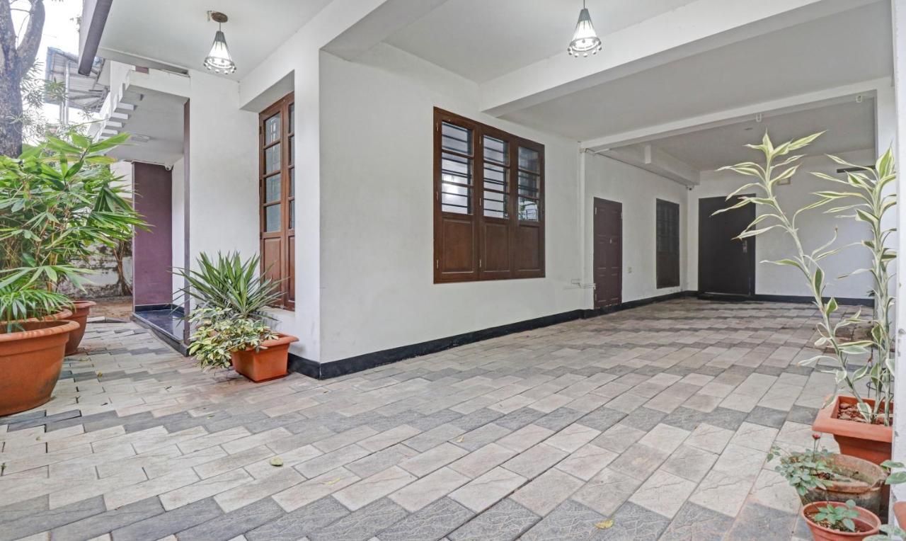 Treebo Backpackers Inn Kochi Exterior foto